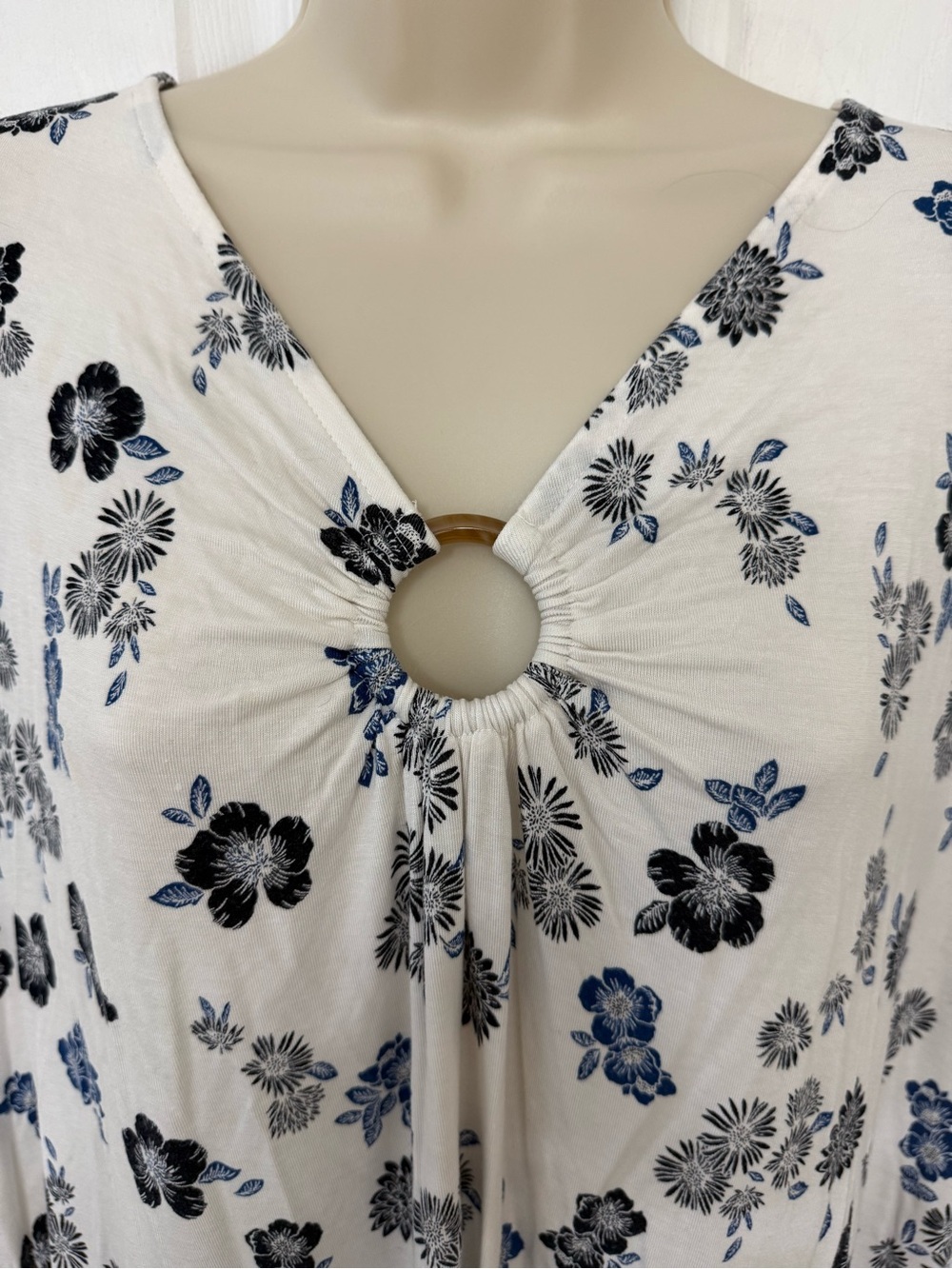 Lane Bryant White Blue Floral Keyhole Tunic Top - Picture 6 of 10